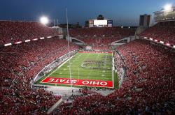 开云官网-绿刃出鞘，当阿斯顿·马丁的精密手术刀，切开迈凯伦的银甲