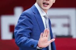 开云体育官网-球员冷落闪耀表现，主教练遭遇质疑