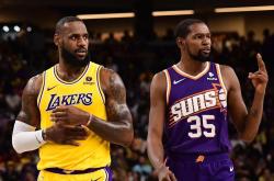 开云体育入口-NBA总决赛开幕，湖人队对阵76人队