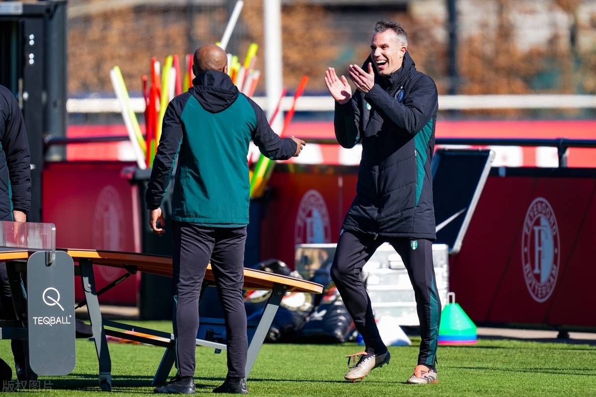 里昂球员萨拉主导下的进攻助力球队取胜的简单介绍 里昂球员萨拉主导下的进攻助力球队取胜的简单介绍