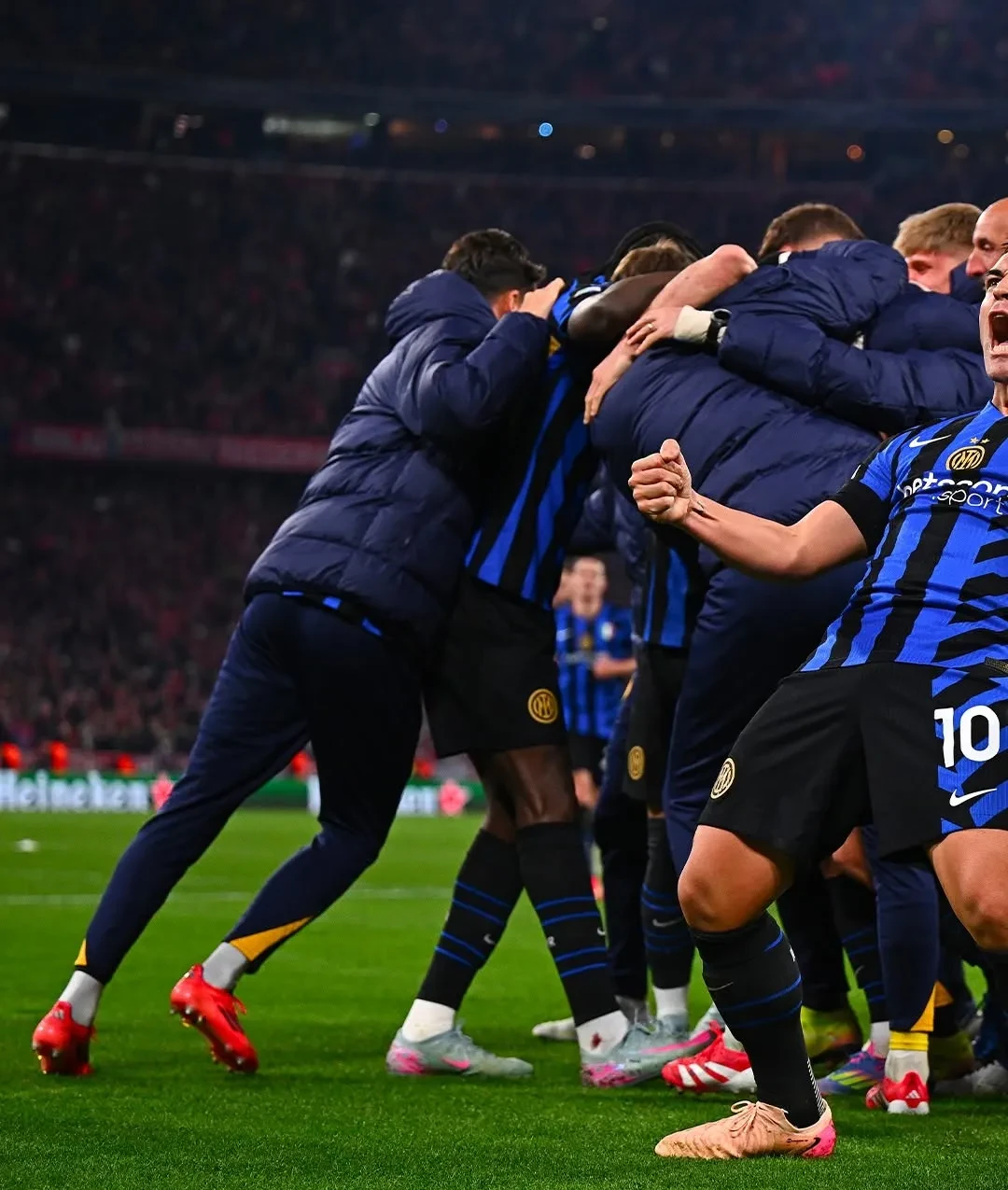 拜仁慕尼黑压哨进球,仍无缘胜利 拜仁慕尼黑压哨进球,仍无缘胜利