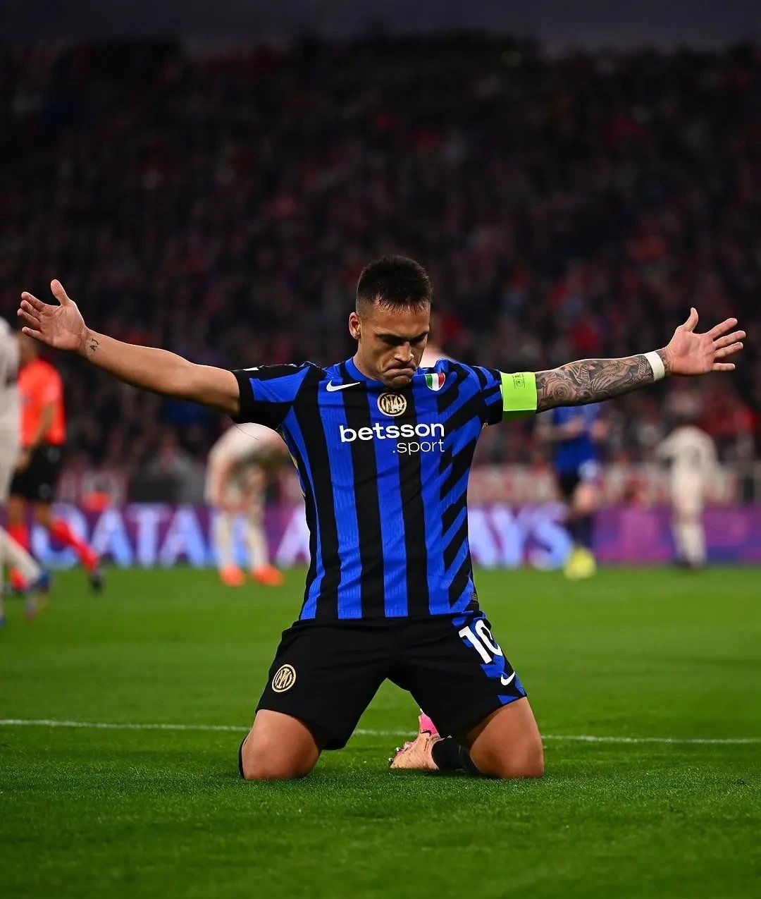 拜仁慕尼黑压哨进球,仍无缘胜利 拜仁慕尼黑压哨进球,仍无缘胜利