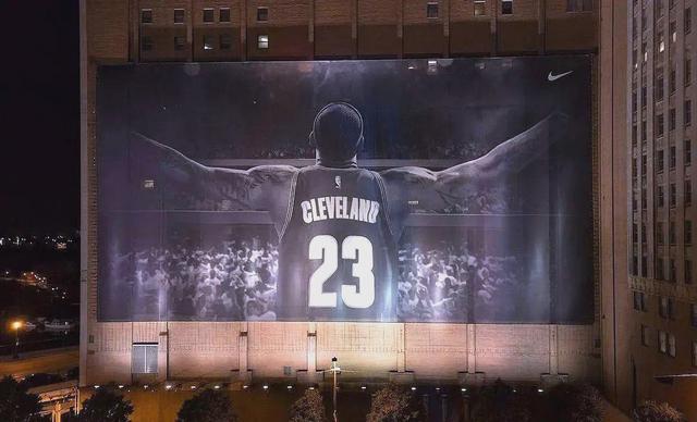 包含美国篮球巨星勒布朗詹姆斯再次登上总决赛舞台的词条