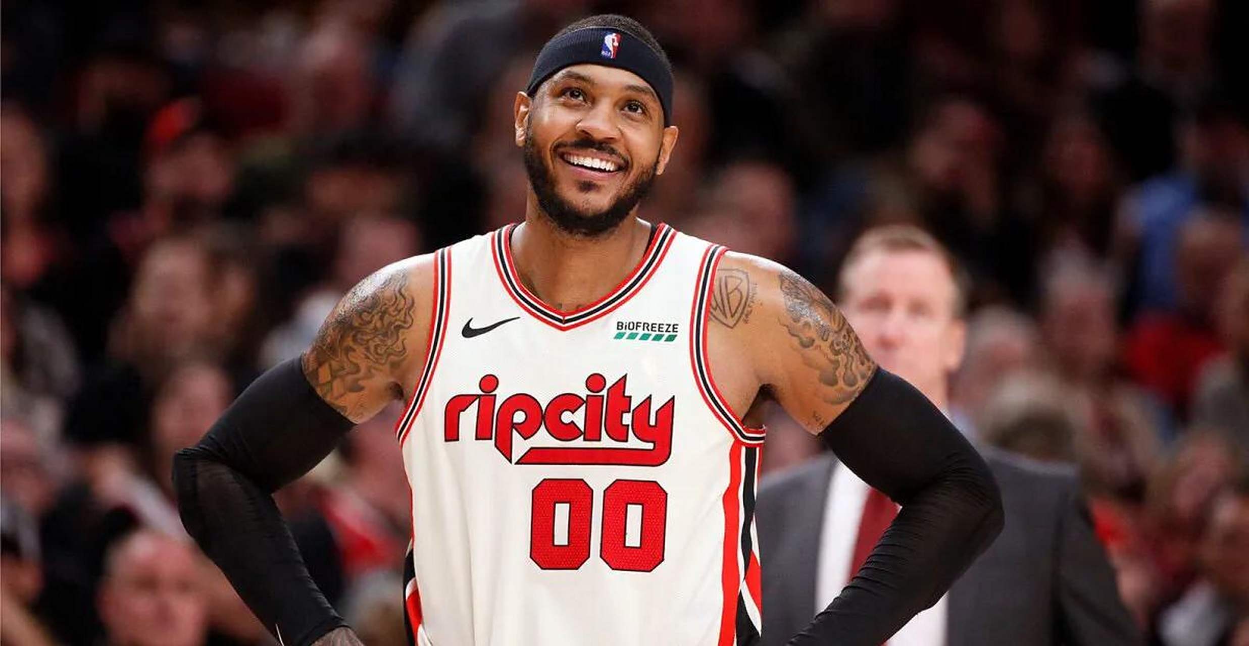 包含湖人轻松取得胜利对上老鹰肯巴次盖牌的词条