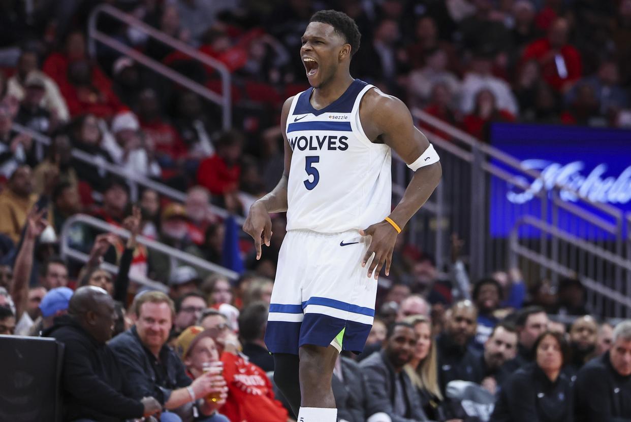 重伤回归球员再次闪亮,带领球队胜利收官 重伤回归球员再次闪亮,带领球队胜利收官