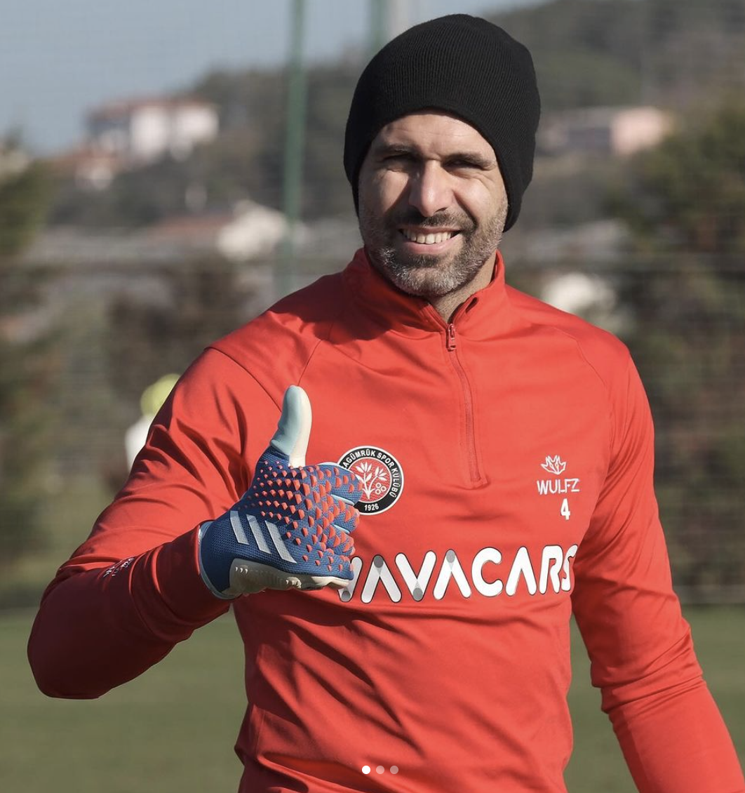 巴勒莫球迷抗议,要求俱乐部改进管理的简单介绍 巴勒莫球迷抗议,要求俱乐部改进管理的简单介绍