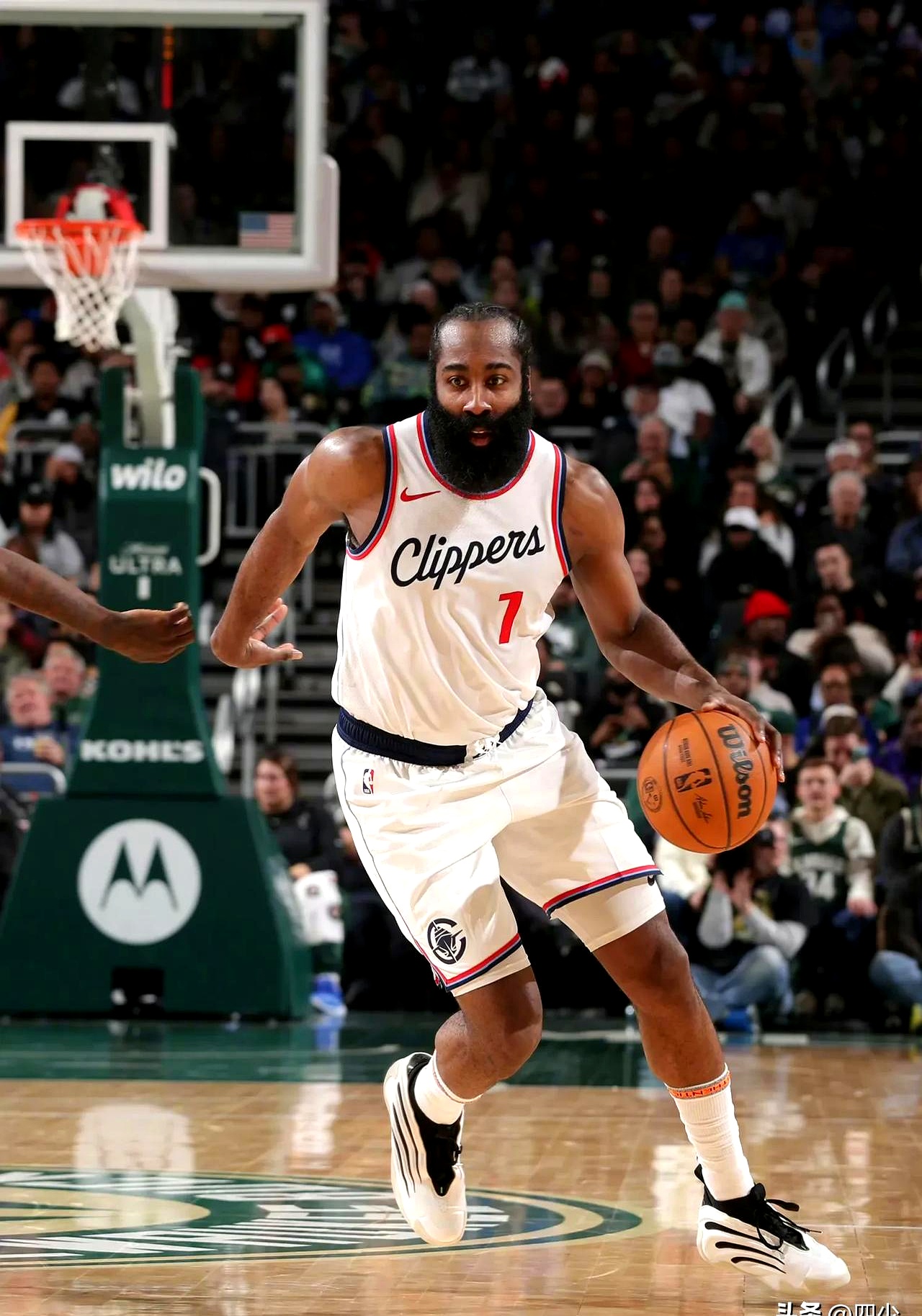 快船战胜篮网,取得重要系列赛首胜的简单介绍 快船战胜篮网,取得重要系列赛首胜的简单介绍