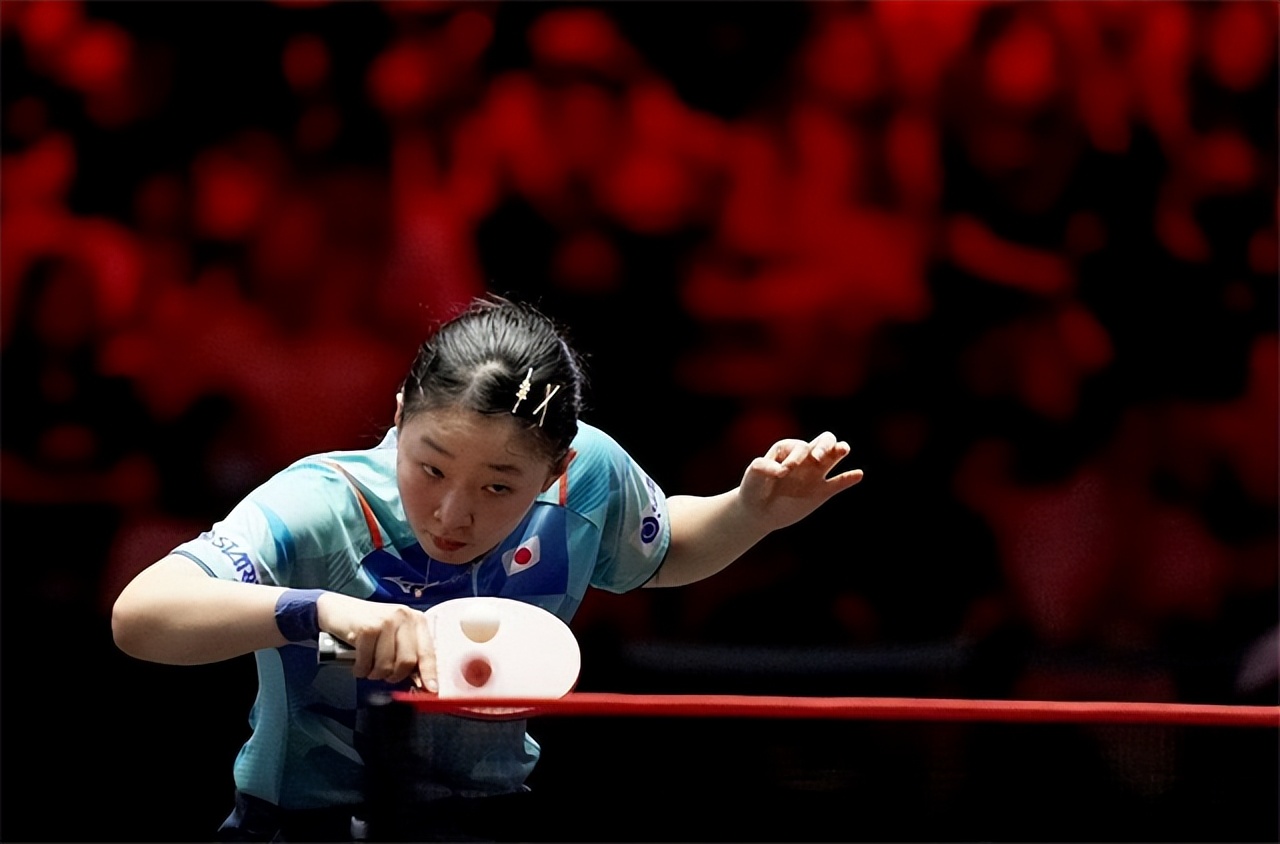 巴勒莫主场大捷,轻松击败对手 巴勒莫主场大捷,轻松击败对手