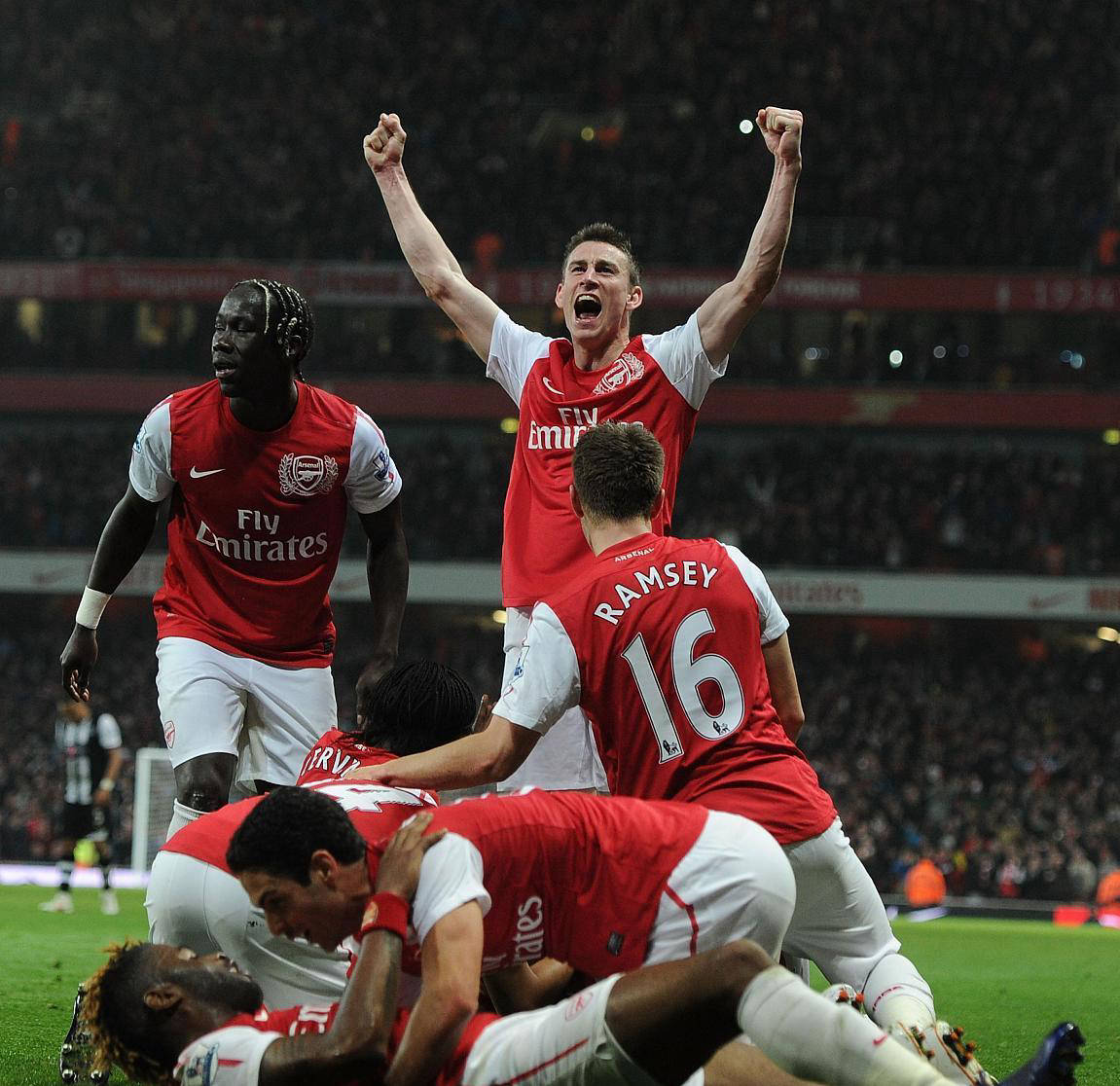 包含纽卡斯尔联将与波尔图争夺晋级机会的词条 包含纽卡斯尔联将与波尔图争夺晋级机会的词条