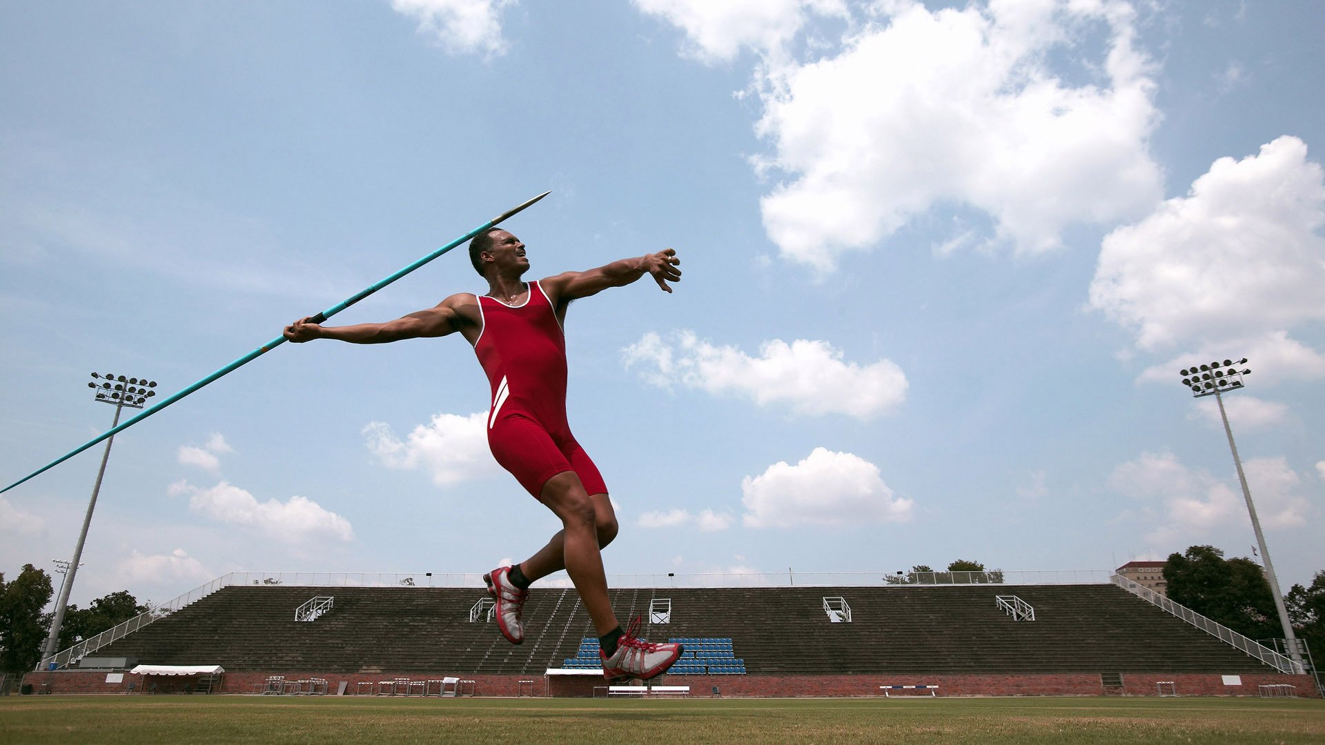 从黄蜂斩落吉林，到德罗赞接管世界，一场跨越时空的篮球精神对话