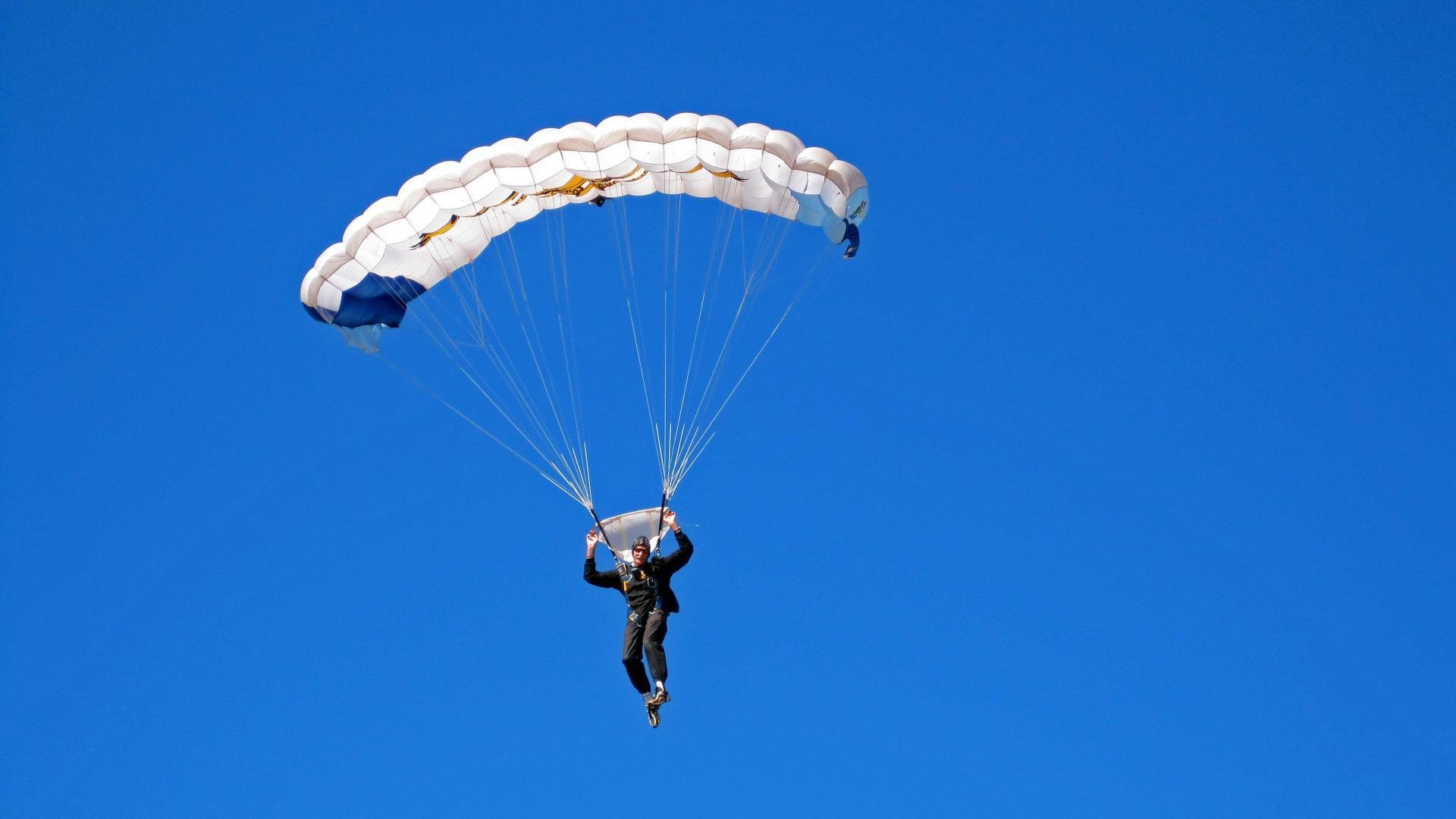 1.铁血三分定乾坤,克莱·汤普森在湖狼大战中宣告归来