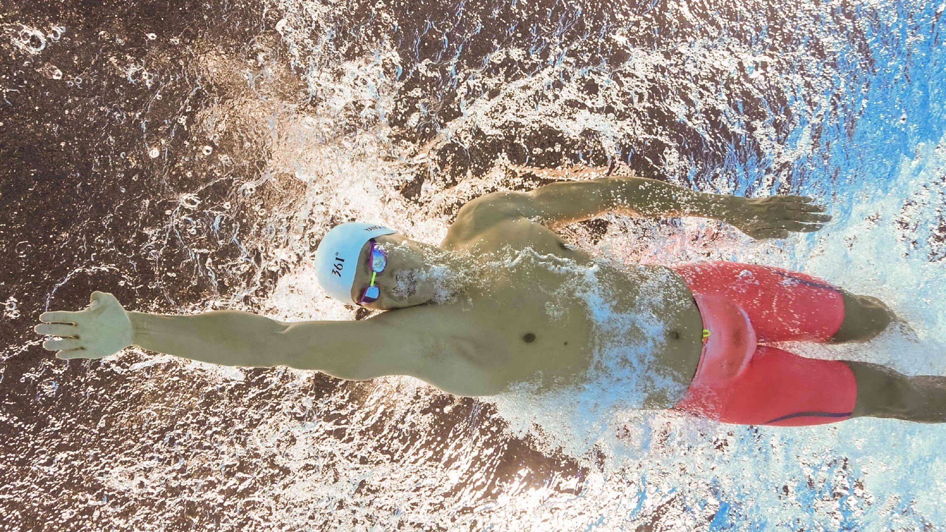 窒息90分钟后的唯一救赎,巴斯托尼用一刀封喉的冷静改写了欧洲杯史