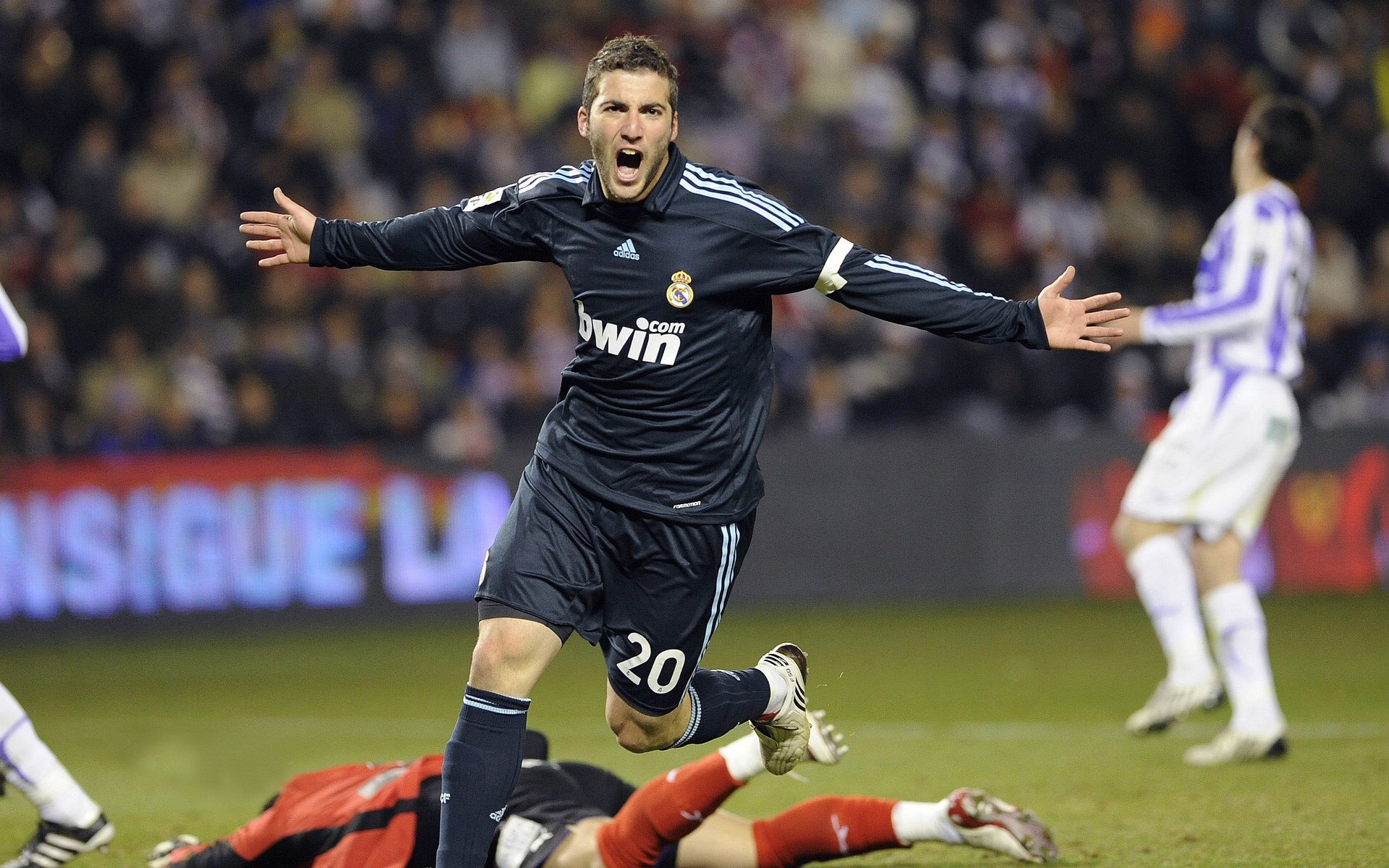 以下是为你构思的标题和据此展开的文章